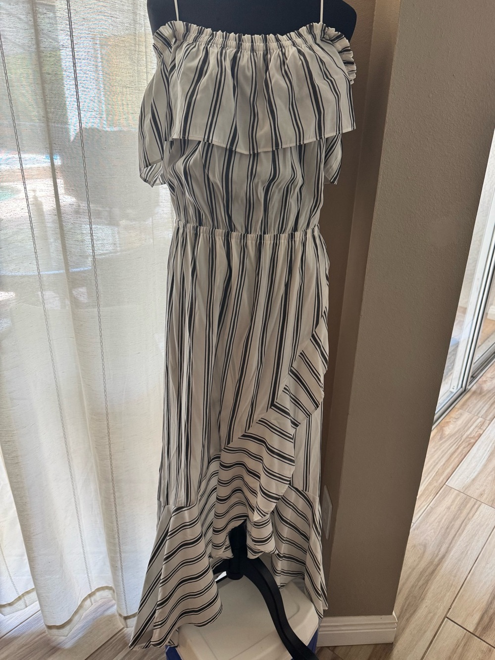 Express White and Black Striped Off-Shoulder Maxi Dress size L
